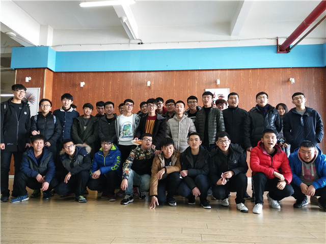 【完满班级】垒出团结和艺术——机电工程系机制1604班“你所创想不到的搭牌”完满班级活动