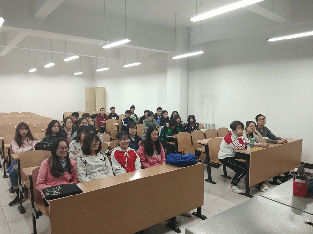 【完满班级】爱心牵手 共享阳光——食品与环境学院食品1801班举办公益演讲完满班级活动