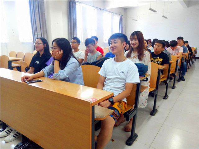 【完满班级】历经千帆 青春无问西东——淬炼商学院六月完满班级主题活动（十二）