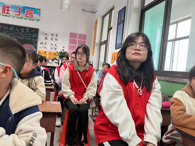 悠悠文墨贯古今 赓续文脉赠流年——远景学院第三期“双语讲国学”活动圆满落幕