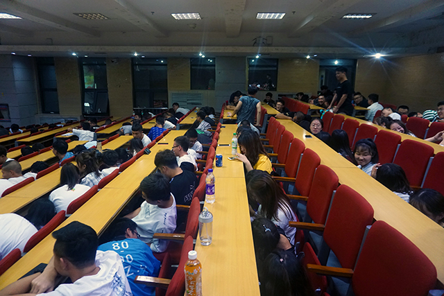 【辅导员说完满】紧跟时代风潮 深刻安全认知——大数据学院、信息工程学院新学期首次班会