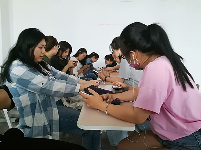 【完满班级】重温经典 童年‘三国杀’——艺术传媒学院服装1601举办趣味班级活动