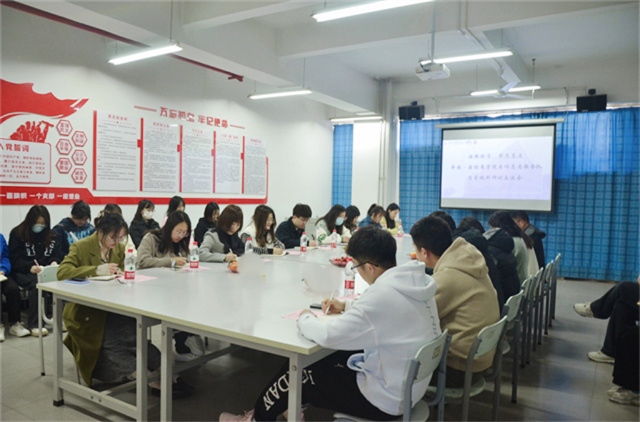 交流融合焕新质 志愿服务创新高——淬炼·国际商专项志愿服务队质量提升研讨交流会