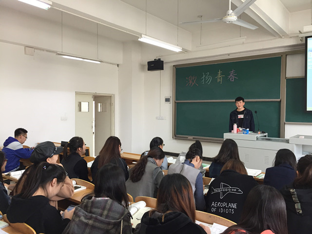【完满班级】风筝满天飞 歌声正飞扬——淬炼商学院“善”行青春主题活动（十一）
