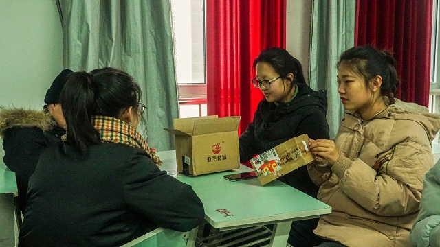 【完满班级】 修旧利废 锦上添花 变废为宝大作战——环设1705班举办“变废为宝”主题完满班级活动