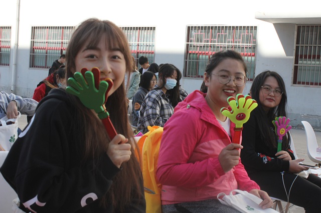 分享“馨”感受 体验“新”精彩——青藤书院举办“2020级新生入院仪式暨恒心阳台音乐会”