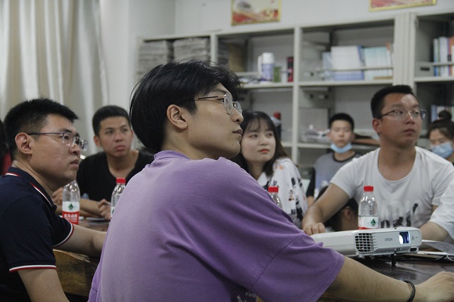 回顾历史总结经验 团结协力共筑辉煌——食品与环境学院第七届学生会优秀部门答辩