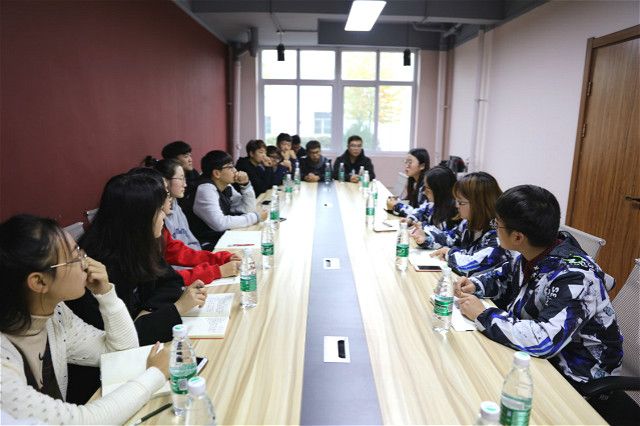 视角汇聚宣传 交流碰撞火花——“交流·共享·成长”经济管理系举办宣传分享交流会