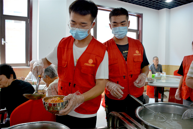 【三下乡】潺潺志愿暖人心 涓涓孝情润留义——淬炼商学院青年益行国情观察实践团