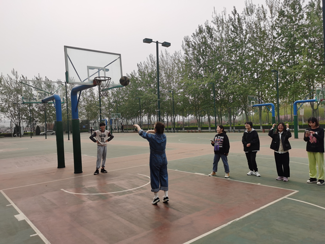 【完满班级】玩趣味 展球范——大数据学院、信息工程学院数字2002班完满班级活动