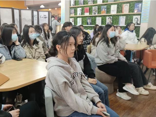 【完满团支部】雷锋精神心中留 “锋”华正茂恰少年——商务英语学院英语2204班完满团支部活动