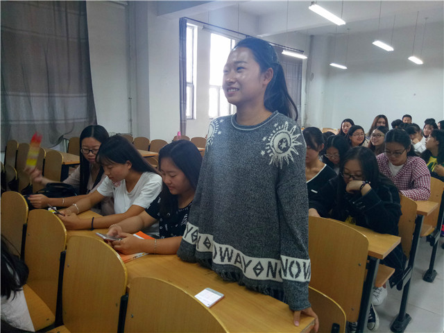【完满班级】挥动青春翅膀 奏响青春乐章——淬炼商学院“艺”动青春主题活动（四十四）