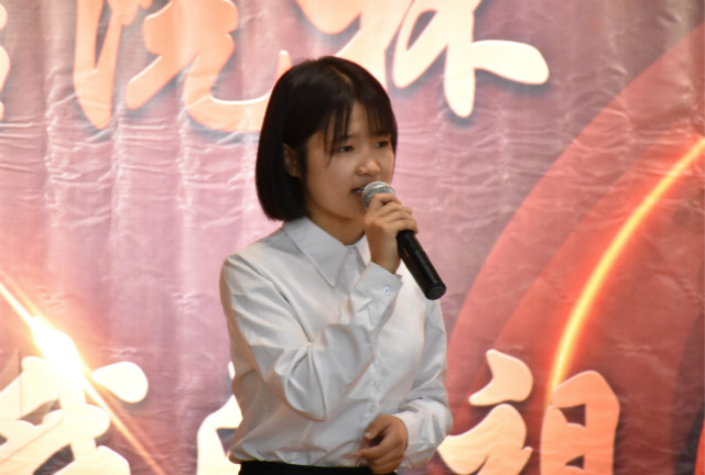 “信院杯”演讲比赛砥砺青年爱国情怀