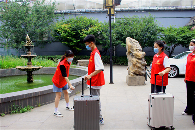 【三下乡】芳华待灼 砥砺深耕 赴约“鹏飞”共谈商话——淬炼·国际商学院青年益行发展成就观察团