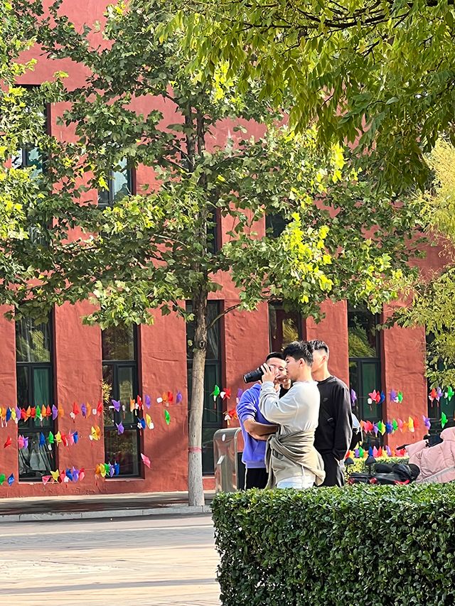 【完满班级】捕光逐影寻信美——艺术传媒学院视觉2001班级校园摄影活动