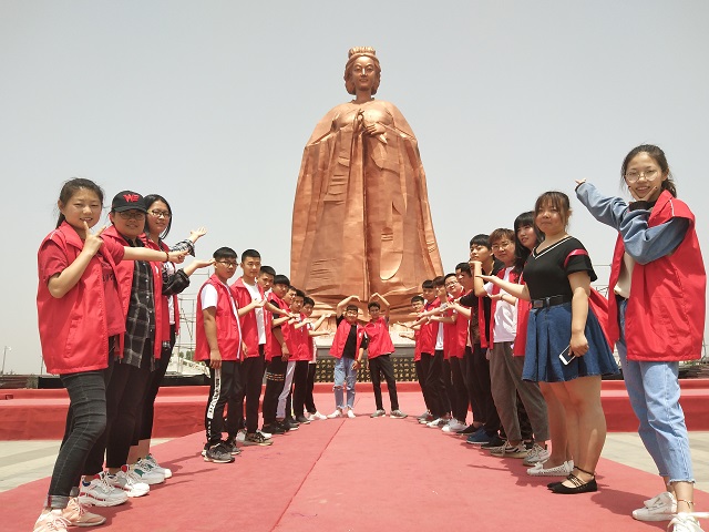 【完满班级】爱在心中 心寄母亲——信息工程学院网工1701班母亲节特别活动、大数据学院数媒1701班孕育生命之母爱体验活动