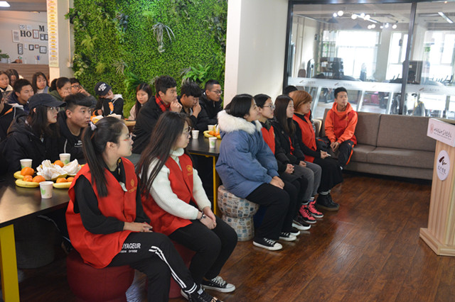 志愿角第18期：外国语言文学系举办“志愿服务项目与院系专业结合”主题交流会