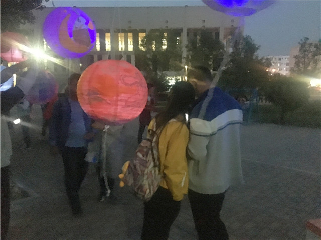 三节相同庆 绽放月柔情——机电工程系首届“花灯会”灯花空绞 沉醉遗梦