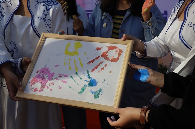 分享“馨”感受 体验“新”精彩——青藤书院举办“2020级新生入院仪式暨恒心阳台音乐会”