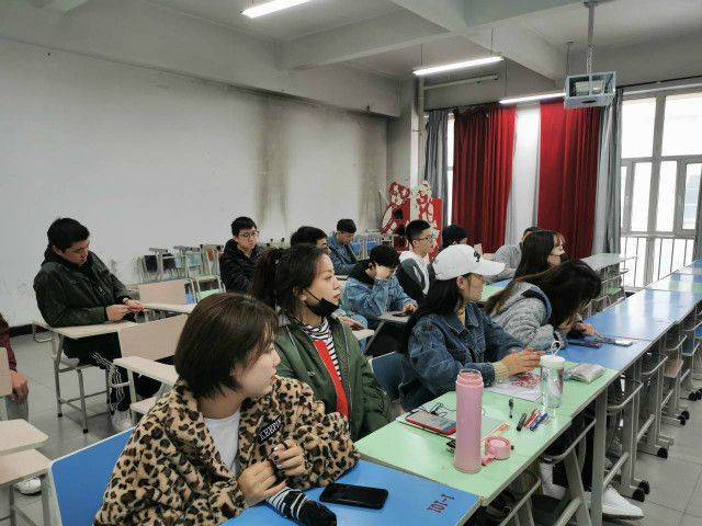 【完满班级】努力拼搏 放飞考研梦想——考研助力激情飞扬，彰显青春魅力