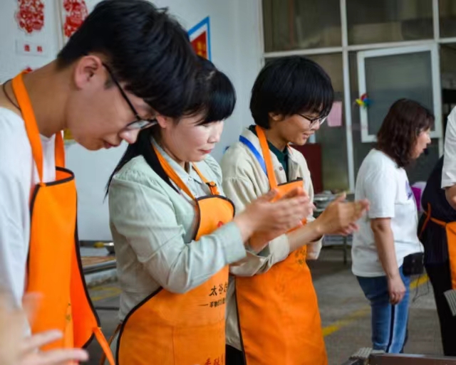 我与院长有个约会 对话院长第5期:劳动的青春最美丽