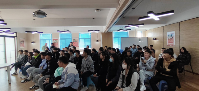 摄影天下 影面万象——智能工程学院第四届学生能力提升计划第三期感受镜头下的美摄影培训