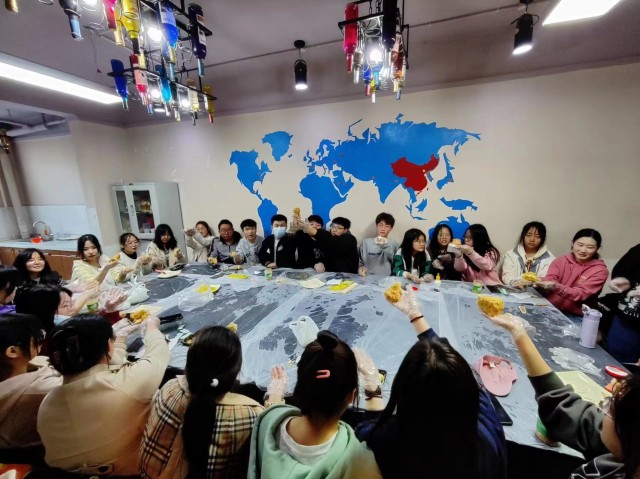 【完满团支部】当美食与美好相遇——淬炼·国际商学院资产2202班完满团支部活动