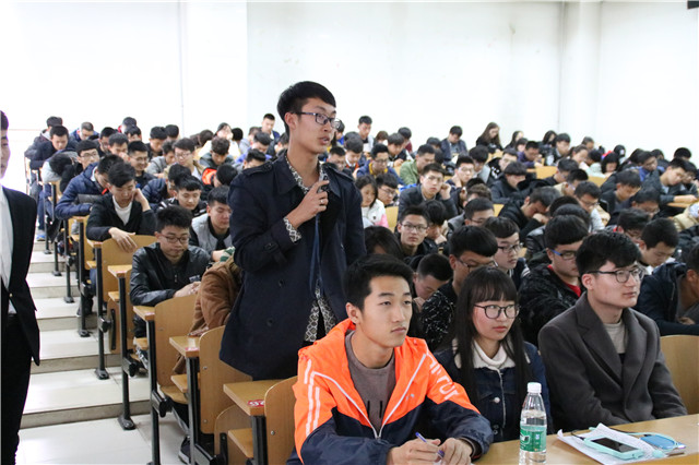 机电工程系2016级“沐浴完满,浸润查询”第三次主题年级会