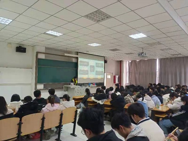 【辅导员说完满】学以载道 诚信为本——经济与管理学院“以信为本”主题年级会