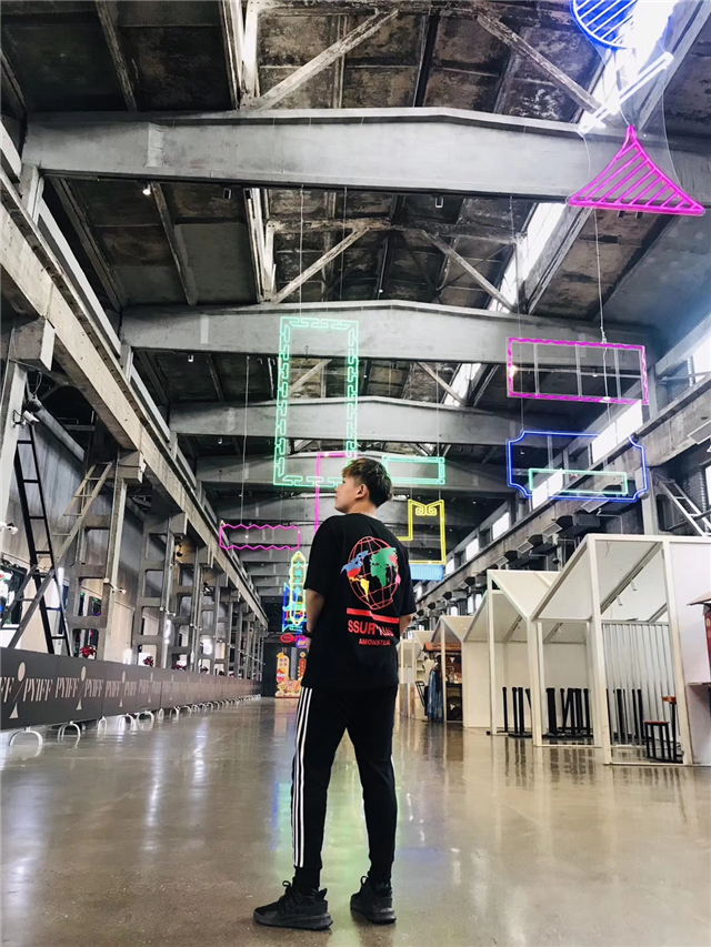 闪光的信院第261期：说唱小哥用爱诠释态度 展现独有风格