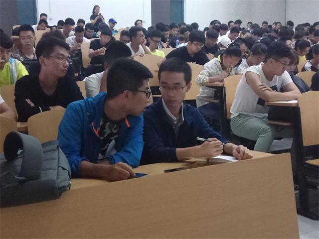 【辅导员说完满】安全就是要远在家乡的他们放心——机电工程系2017级辅导员说完满之安全教育宣讲会