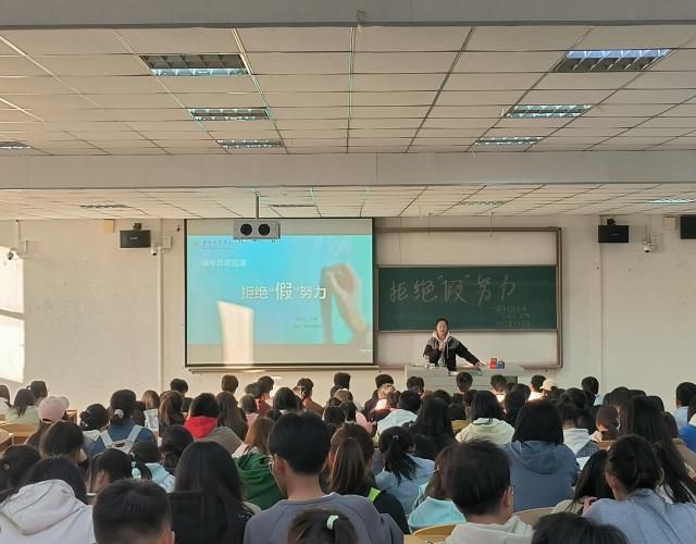 大数据学院、信息工程学院四月活动集锦