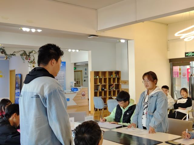 群雄舌战展雄风 针锋相对辩天下——大数据学院、信息工程学院第十二届辩论赛复赛