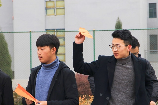 【完满班级】承载希望 放飞梦想——数据1801班“纸飞机竞赛”完满班级活动