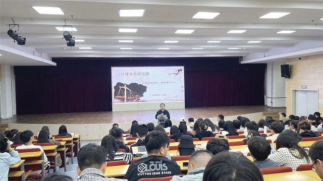 大数据学院、信息工程学院五月辅导员说完满活动集锦