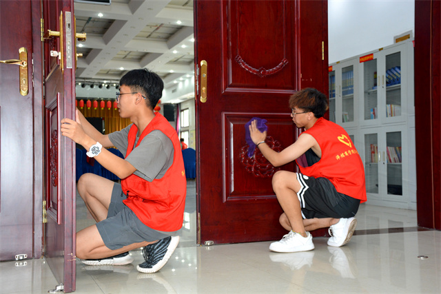 【三下乡】留义义在心中 公益益为群众——淬炼商学院青年益行国情观察实践团