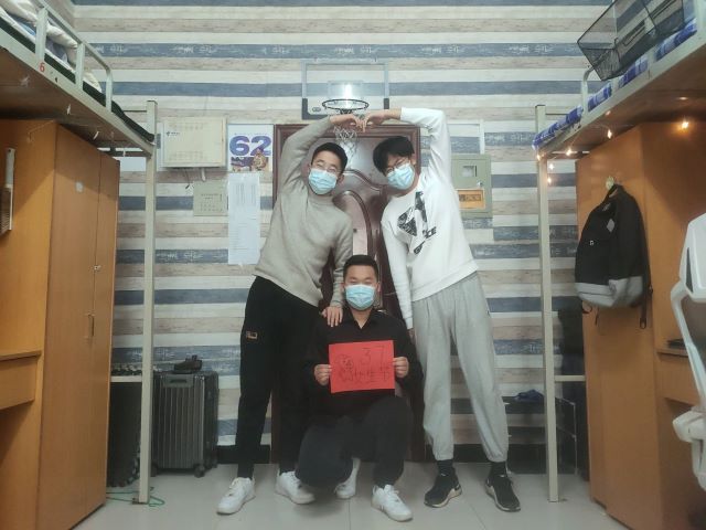 工科男的浪漫 创意祝福“女生节”——智能工商学院举办创意“女生节”活动