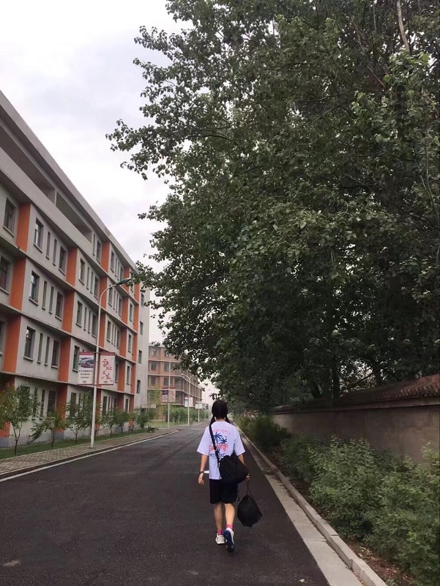 闪光的信院第237期:共同见证徐丽源同学在赛道上的风驰电挚