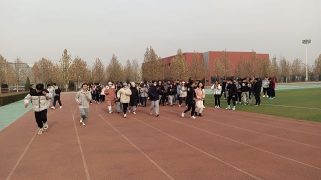 感受乘风追逐的快乐——大数据学院、信息工程学院第四届“暖冬行动”慢跑比赛
