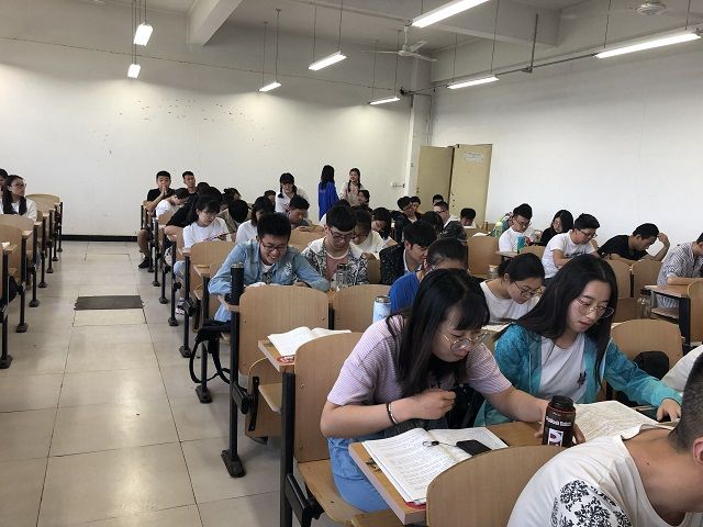 【完满班级】提高学习效率 准备考研之路——食品与环境学院动医1601班完满班级活动