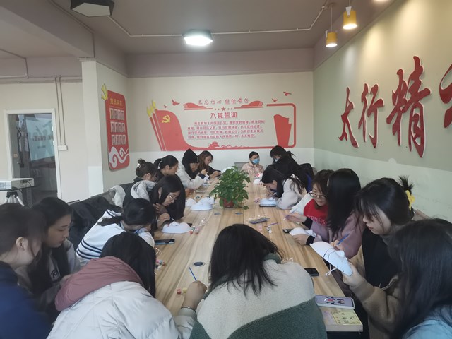 【完满班级】传承非遗 绘画脸谱——淬炼·国际商学院财务2003班完满班级活动