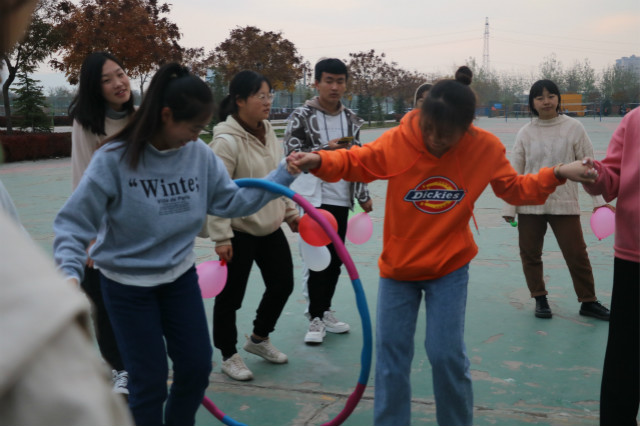 青春飞扬 悦动体育——外语系球球大作战挑战赛