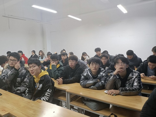 【完满班级】梦想与电影”——大数据学院、信息工程学院软件2102班完满班级活动