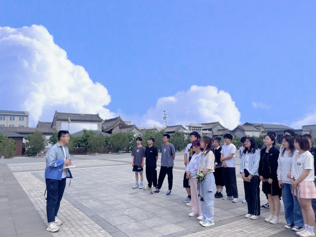 学长计划第1080期:温馨五月 感恩满园——智能工程学院第1080期学长计划之“以爱之名 为爱加冕”探访孟母故里