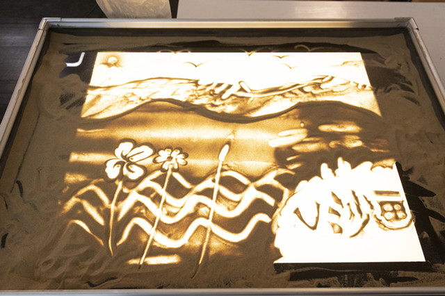 她说·女生学堂|巧手会沙画 体验沙画艺术