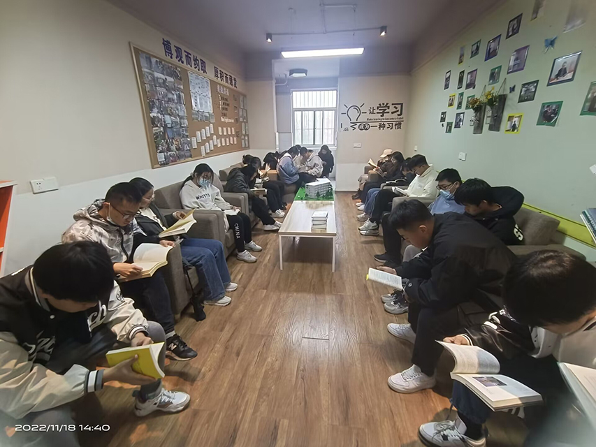 《向前一步》是一种态度