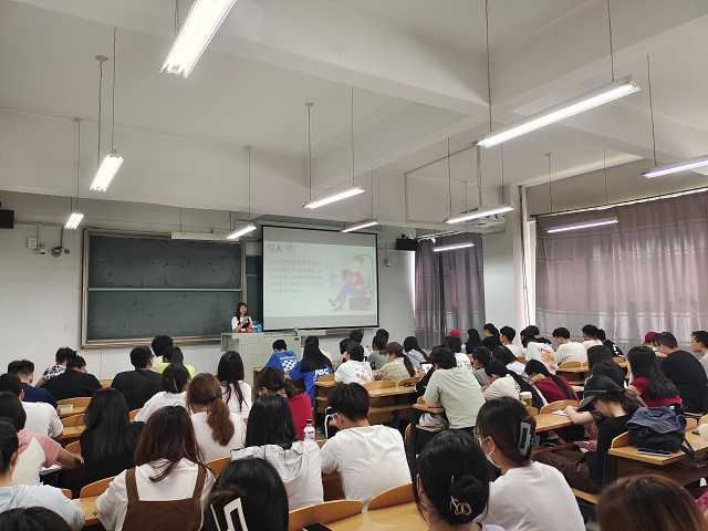 【辅导员说完满】直面挫折 逆风飞翔——食品与环境学院2021级辅导员说完满活动