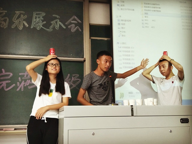 【完满班级】音乐之星 发现不一样的你——环科系食安1703班开展“音符和鲜肉完配哦”完满班级活动