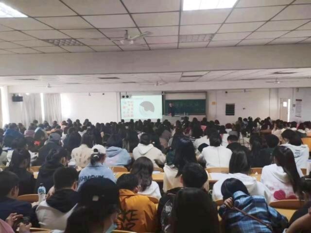 【辅导员说完满】鲜衣怒马少年时 淬炼完满人生路——淬炼·国际商学院2022级“辅导员说完满”专题活动