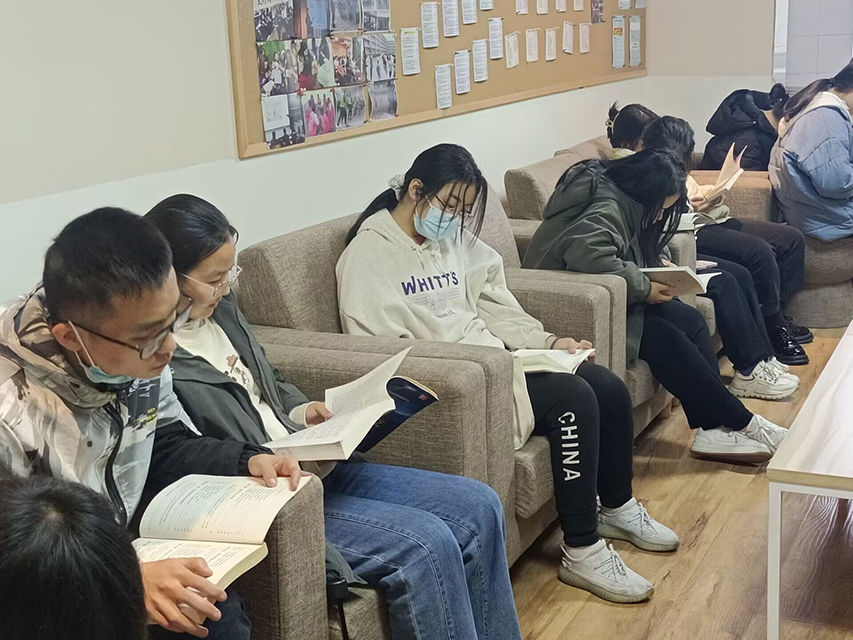 《向前一步》是一种态度